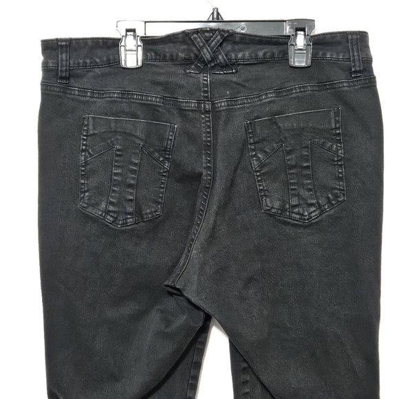 Tripp NYC Bermuda shorts goth dark academia style size 14 - Picture 8 of 12